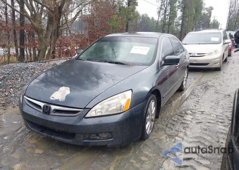 2006 Honda Accord 3.0 Ex z USA, uszkodzony, nr VIN 1HGCM66516A022682